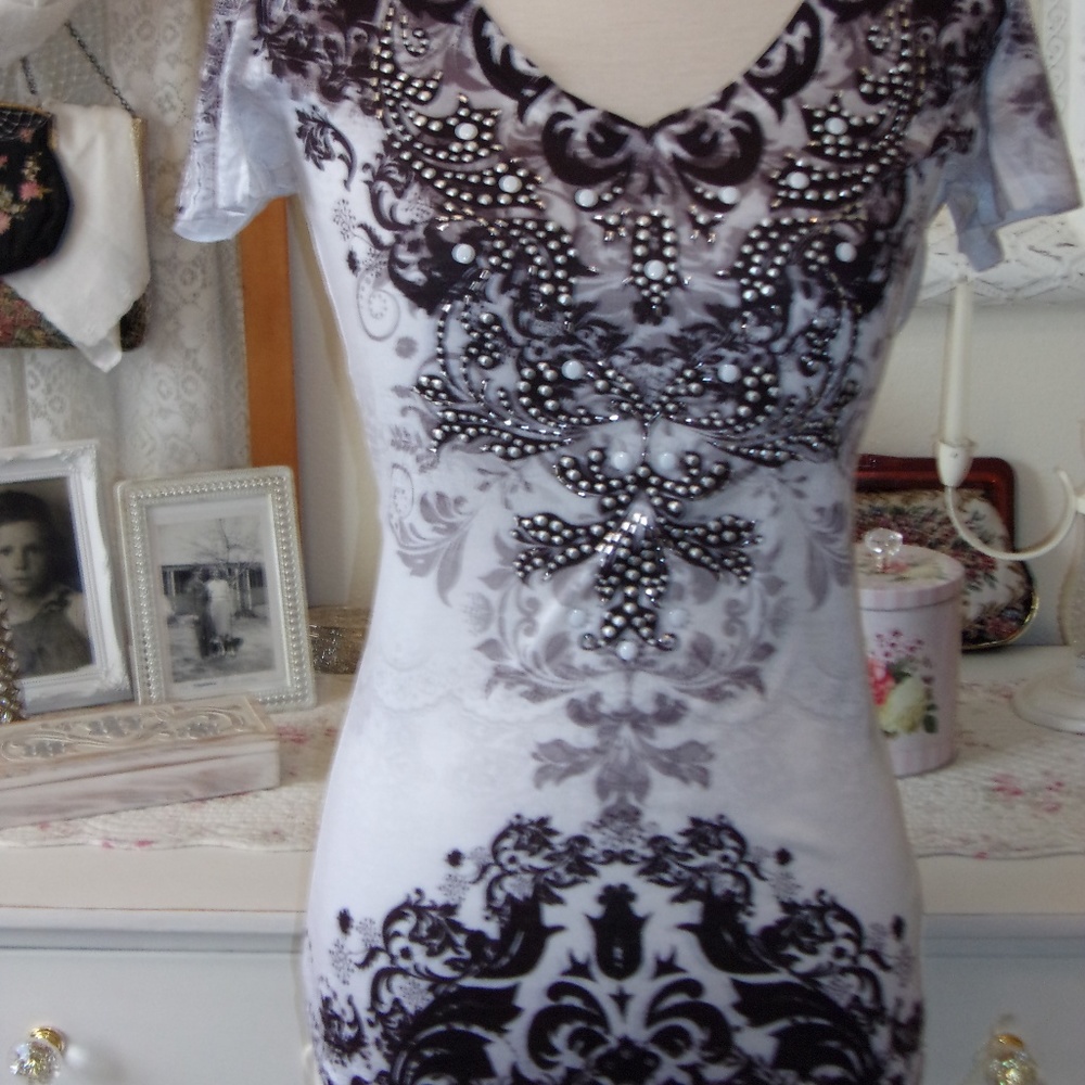 Short Sleeved Bead Embellished Tee